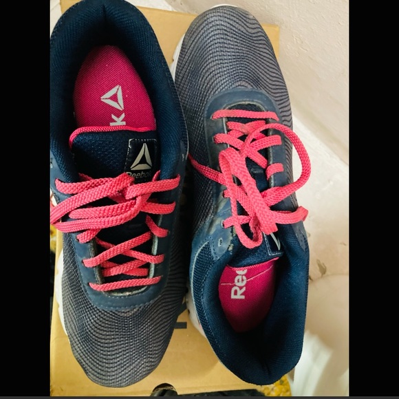 Sport shoes by reebok - Picture 3 of 4